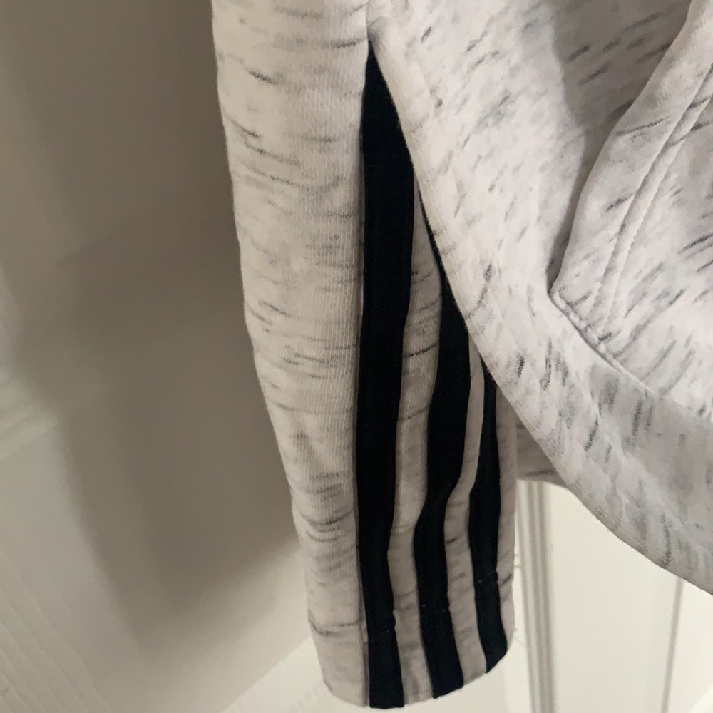 White Adidas Hoodie (XS) - Picture 3 of 3